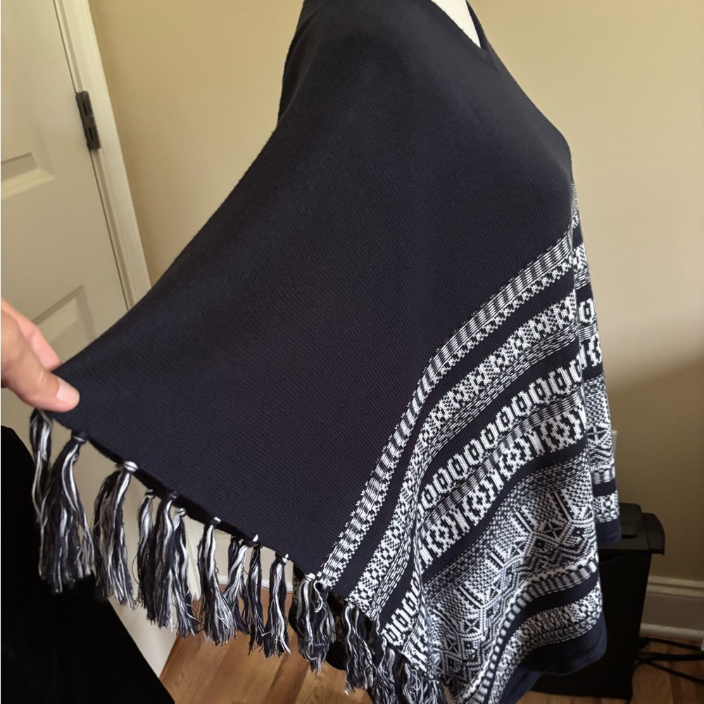 Chicos poncho sweater Chicos size small-medium Navy - Picture 6 of 6